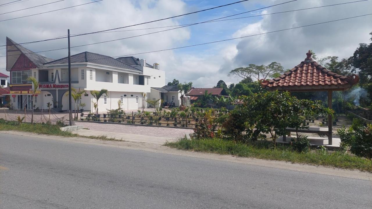 Hotel Wisma Mangurna Dolok Sanggul ภายนอก รูปภาพ